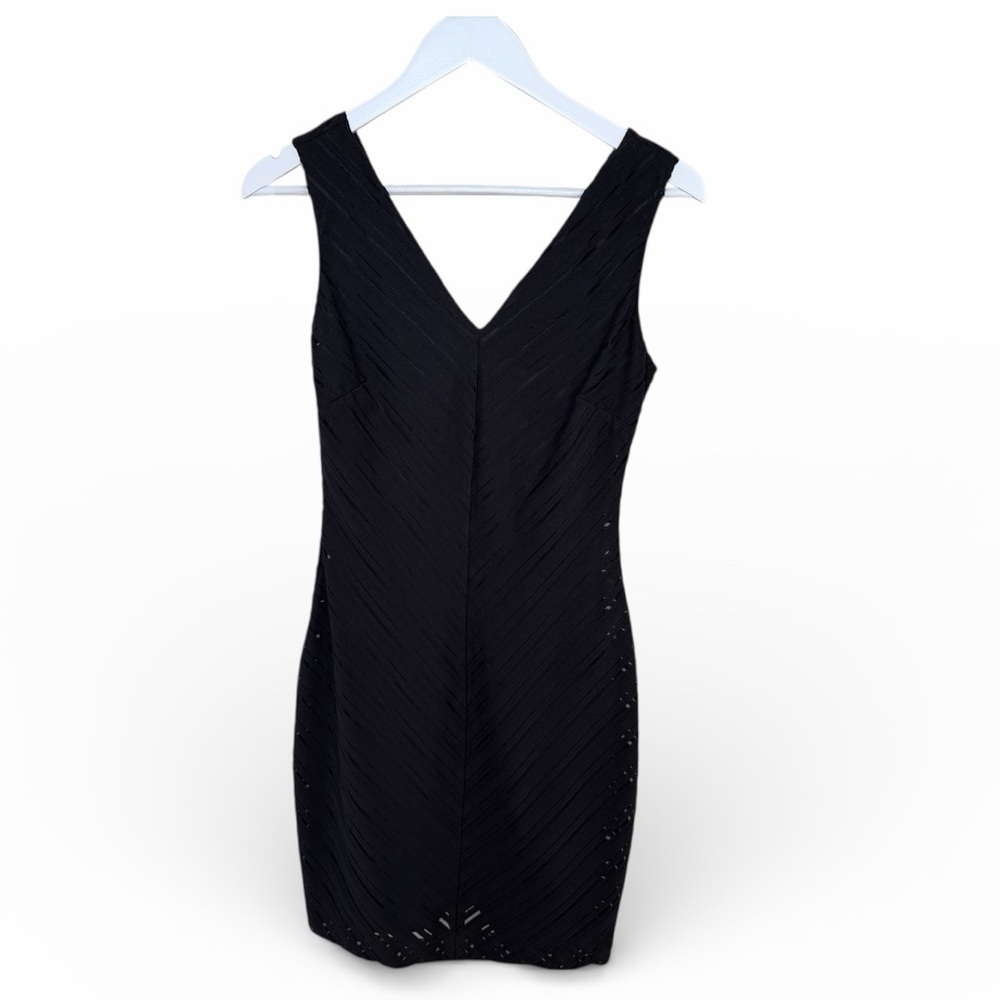 Guess Los Angeles Tonal Chevron V Neck Sheath Little Black Sexy Dress- Size 4 - Picture 7 of 16